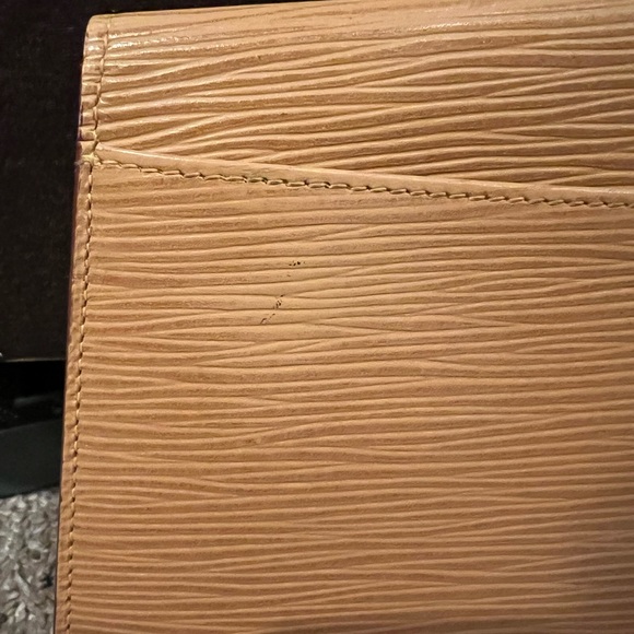 Louis Vuitton Beige Epi Art Deco envelope clutch - Picture 4 of 4